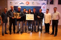 Itajaí Sailing Team recebe troféu da 49ª Regata Volta Ilha
