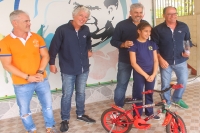 Itajaí Sailing Team entrega material escolar e brinquedos no Parque Dom Bosco